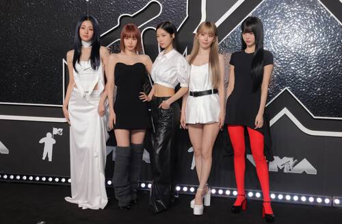 Le Seraffim en los VMA's.