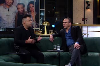 Es un famoso comediante, actualmente la rompe en la TV, pero en el pasado se especializó para trabajar con niños TEA