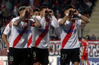 Curicó Unido puede perder a su máxima figura: lo quiere el Bolivar de Beñat San José y es tentado desde Medio Oriente