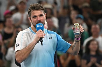 VIDEO | Solo para leyendas: Wawrinka se despidió del Australian Open tomando cerveza en plena cancha