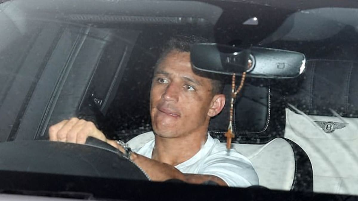 Medio inglés señala que Alexis llegó "triste" y especula con exótico nuevo destino