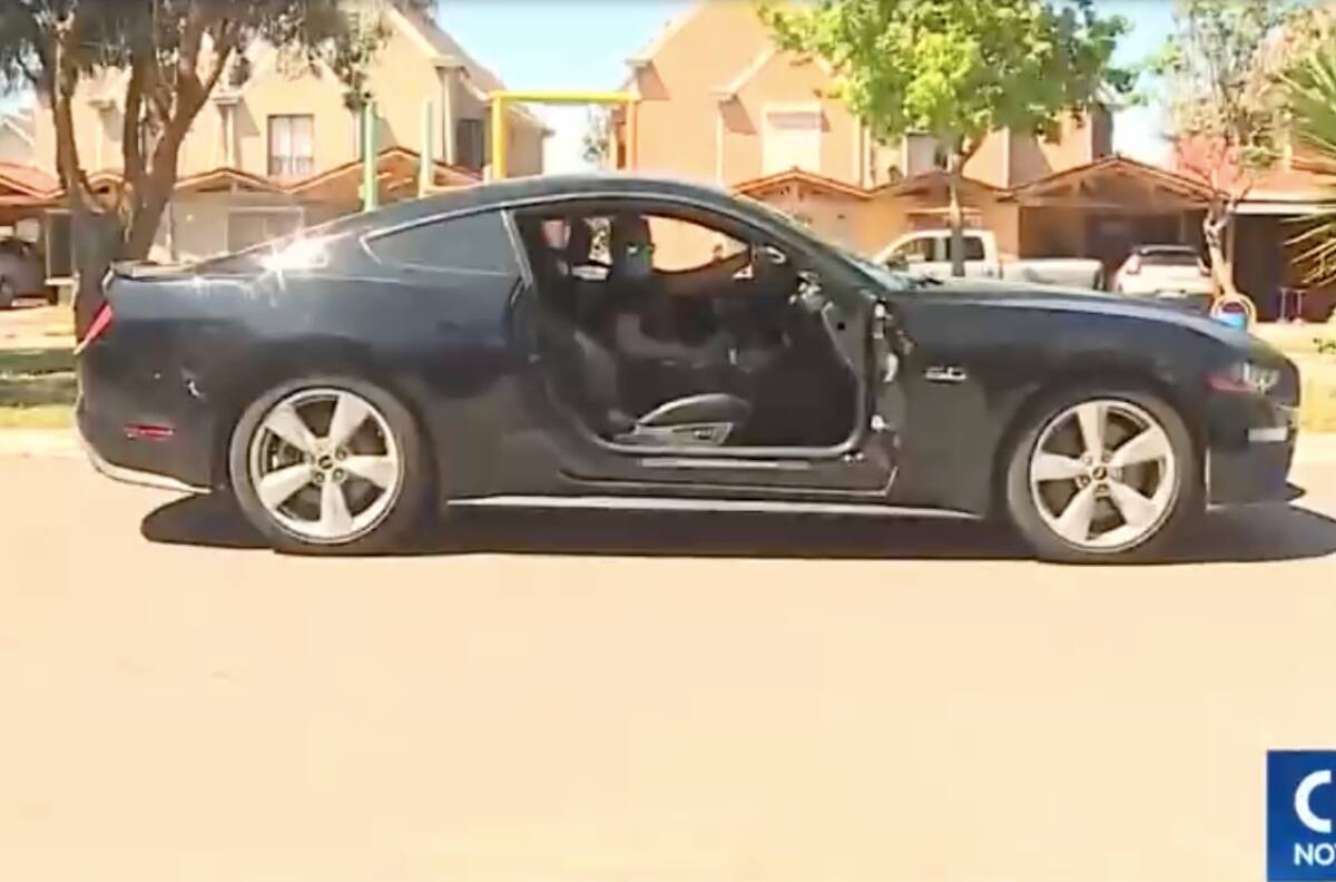 Inédito: conductor denuncia robo de la puerta de su auto en estacionamiento de un mall