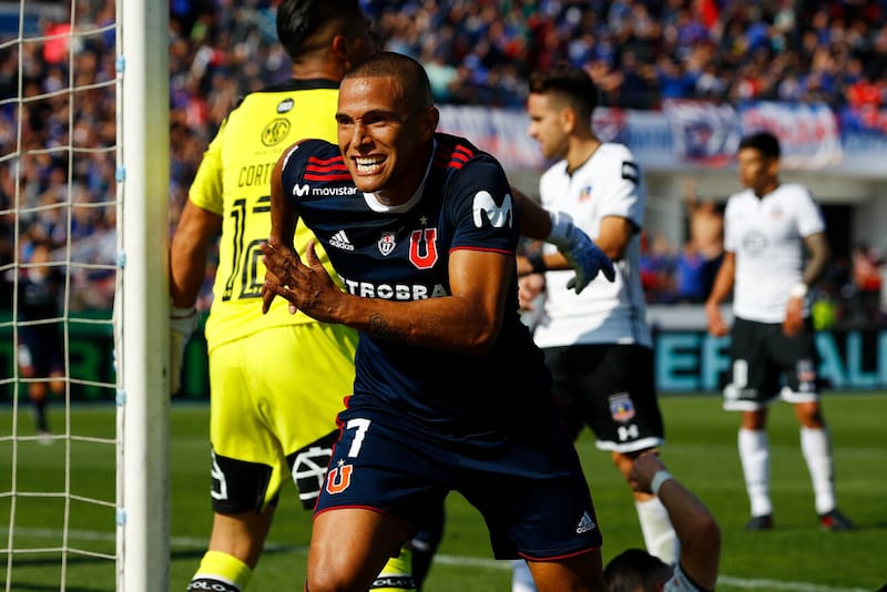 Le marcó a Colo Colo con la camiseta de la U. Foto: Agencia Aton.