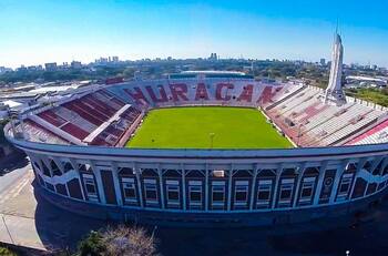 Ola de contagios en el fútbol argentino: Ex técnico de la U también dio positivo por Covid