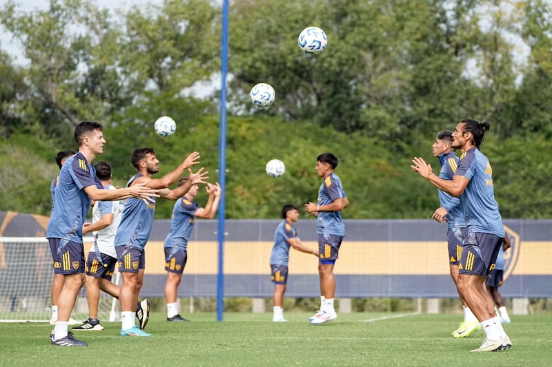 jugó un amistoso de práctica y Carlos Palacios compartió mediocampo con Ander Herrera. (Foto: @BocaJrsOficial)