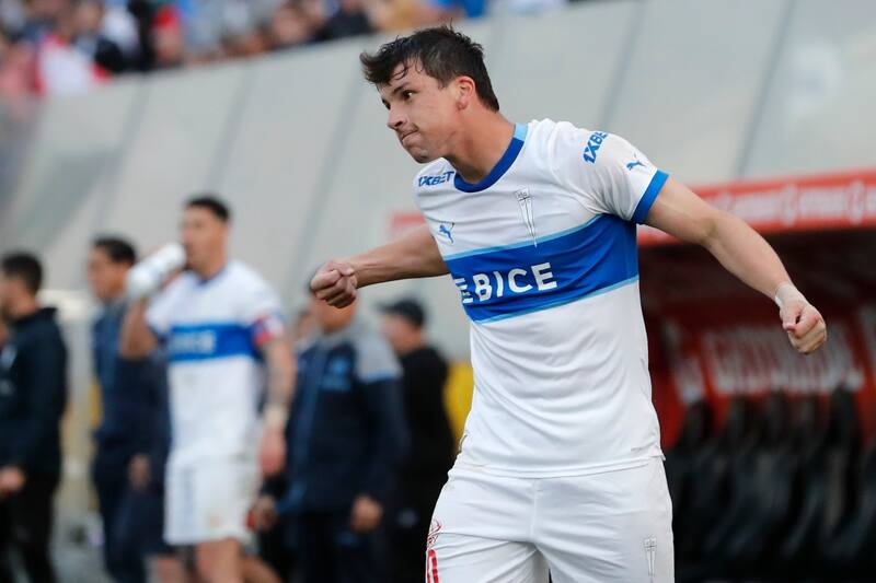 , todavía delantero de la Universidad Católica. Foto: Agencia Aton.