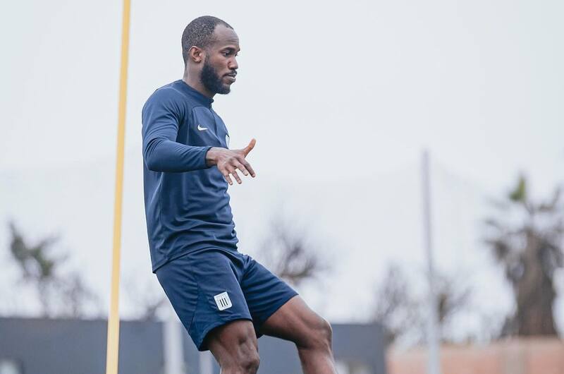 El panameño se perderá el resto de la temporada con los peruanos. Créditos: @alianzalima.