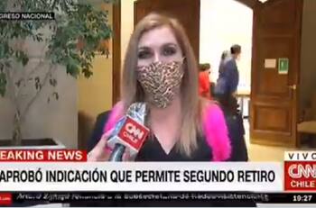 ¿Michael Jackson en el Congreso?: El extraño baile que apareció en medio de entrevista a Pamela Jiles