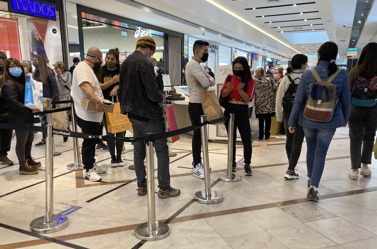 A una semana de navidad: ve hasta que hora funciona Mall Costanera, Mall Plaza, Malls Vivo y Apumanque