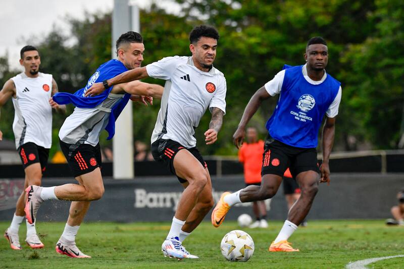 El colombiano tuvo un difícil comienzo en el fútbol. EFE.