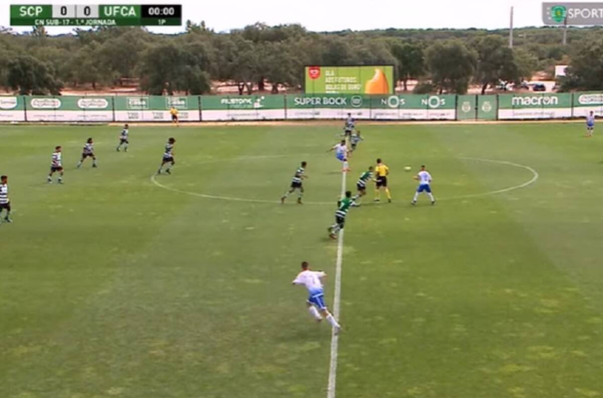 El insólito autogol que se dio en un partido de la Sub 17 de Sporting Lisboa