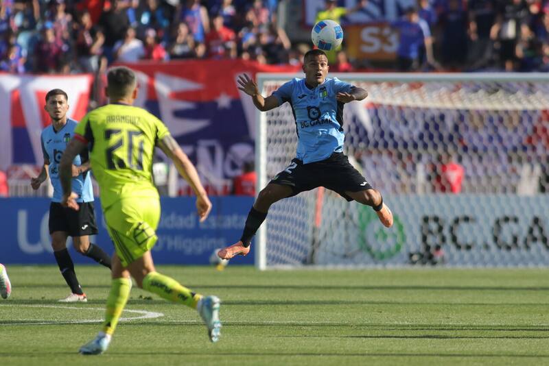 Sonó en la U, pero se va de Chile: Matías Lugo oficializa su salida de O’Higgins. Foto: Aton.