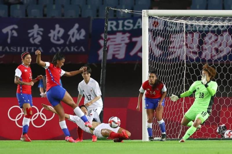 La Roja Femenina jugó en la madrugada durante la cita de los cinco anillos.