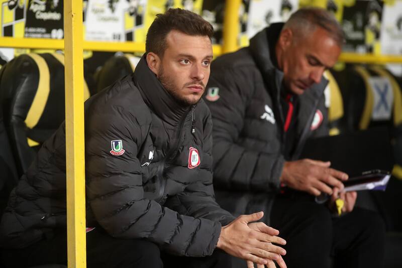 Dirigió en 15 partidos a los cementeros.