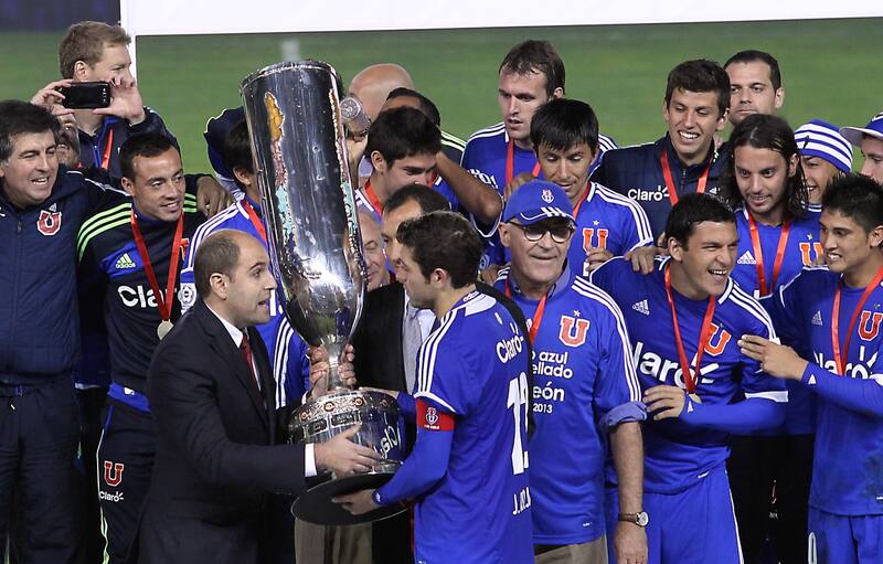 festejando su título de Copa Chile 2013 bajo la dirección de Darío Franco.