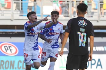 La U vuelve a los abrazos: golea a Audax en La Florida y se acomoda en la Copa de la Liga