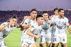 Clave por la punta de la Liga de Primera: el partido que irá gratis por TV este fin de semana