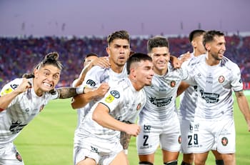 Clave por la punta de la Liga de Primera: el partido que irá gratis por TV este fin de semana