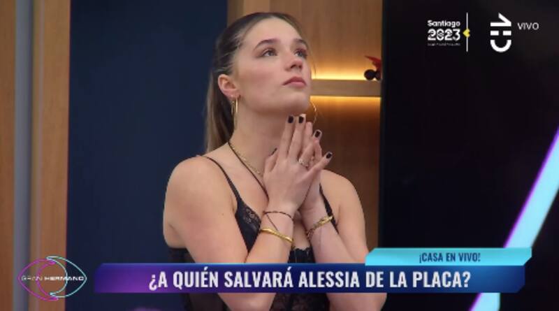 Alessia Traverso la importante misión de salvar a un compañero de placa. Foto: CHV.