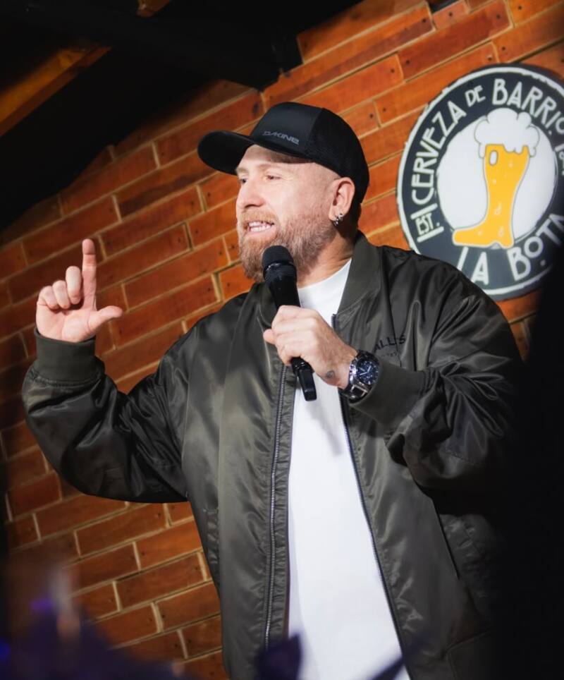 Juan Pablo López es una conocido humorista.