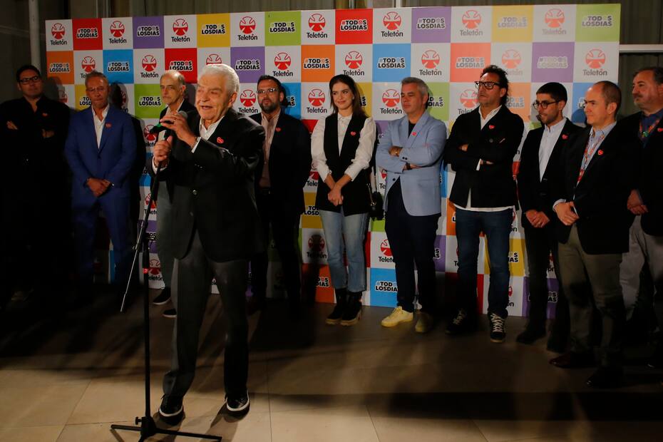 Don Francisco y los animadores de la Teletón 2023