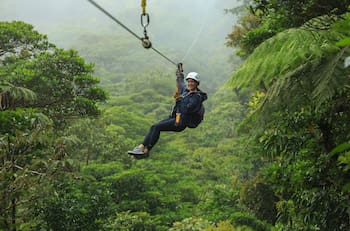 Canopy en el Cajón del Maipo: Este imperdible panorama al aire libre es perfecto para los amantes de la adrenalina