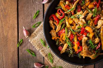 Receta de chop suey de pollo: El clásico asiático que nunca pasa de moda