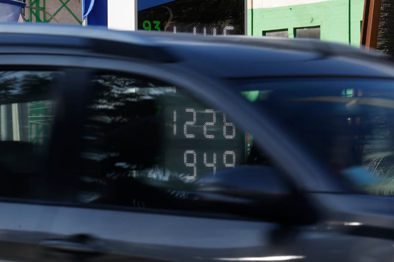 Enap reveló los montos que subirán las gasolinas en Chile desde este jueves 5 de marzo de 2026. Foto: Agencia Aton