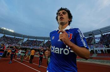 Campeón de Copa Sudamericana le recomienda DT a la U: prepara su debut en el profesionalismo