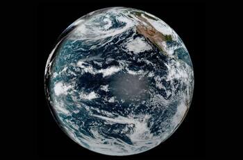 VIDEO | NOAA sorprende con increíble registro de cómo pasa un año por la Tierra desde el Espacio