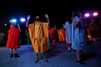 "Resistencia": LasTesis exhibieron nueva performance en Santiago a mil 2021 ad portas de un nuevo Día de la Mujer