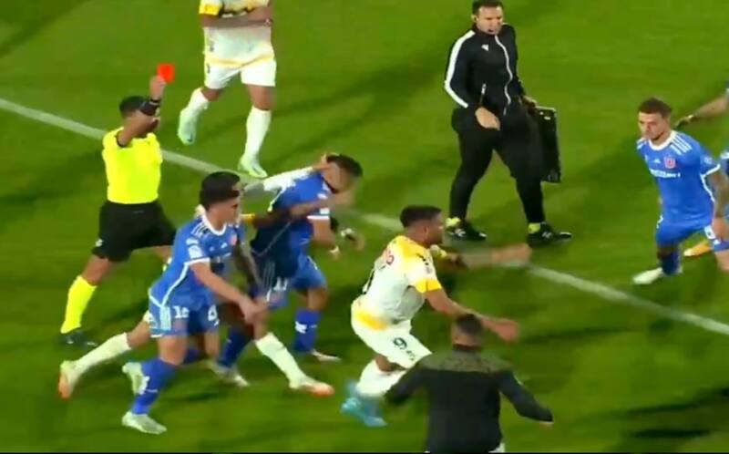 VIDEO | La agresión por la espalda que recibió Nicolás Guerra en el duelo ante Coquimbo. Foto: Aton.