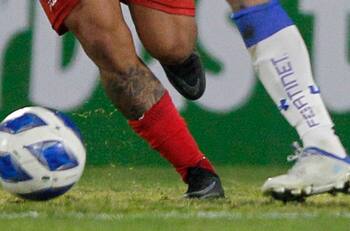 Tremendo susto: club del fútbol chileno sufre violento choque cuando viajaba a Concepción