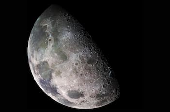 NASA revela impactante y desconocida relación entre la composición de la Luna y la gravedad de la Tierra