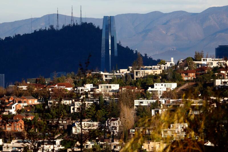 En la mayoría de los barrios cercanos al cerro San Cristóbal este ayuda a su plusvalía. Créditos: ATON