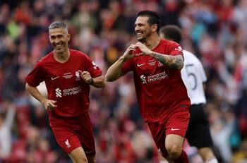 VIDEO | Mark González desató la locura en Anfield al anotar el gol del empate ante el Manchester United