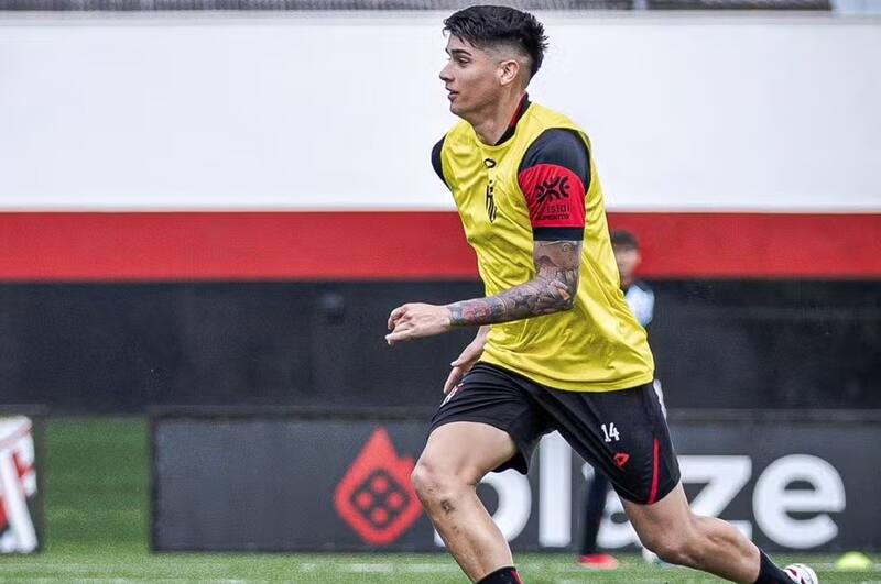 volvió a entrenar con balón en Brasil.