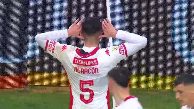 celebró su gol de tiro libre con el gesto del Topo Gigio.