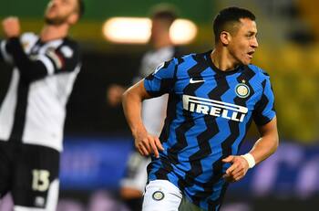 Descartan lesión de Alexis Sánchez y suma bonos para ser titular en el debut del Inter