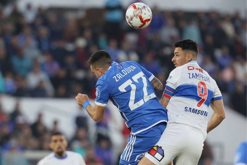 La U y la UC en el Estadio Nacional. Foto: Agencia Aton.