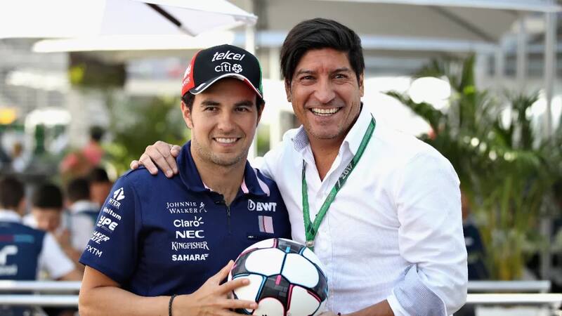 Checo Pérez junto a Iván Zamorano.