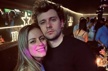 "Es un quilombo": El gran problema de Joaquín Méndez para armar el árbol de Navidad junto a su polola, Amanda Martínez