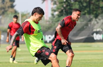 De fichajes top a relegados: la batalla de Javier Méndez y Matías Fernández para convencer a Ortiz en Colo Colo