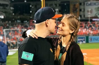 Residente encanta a sus seguidores con romántico y divertido video