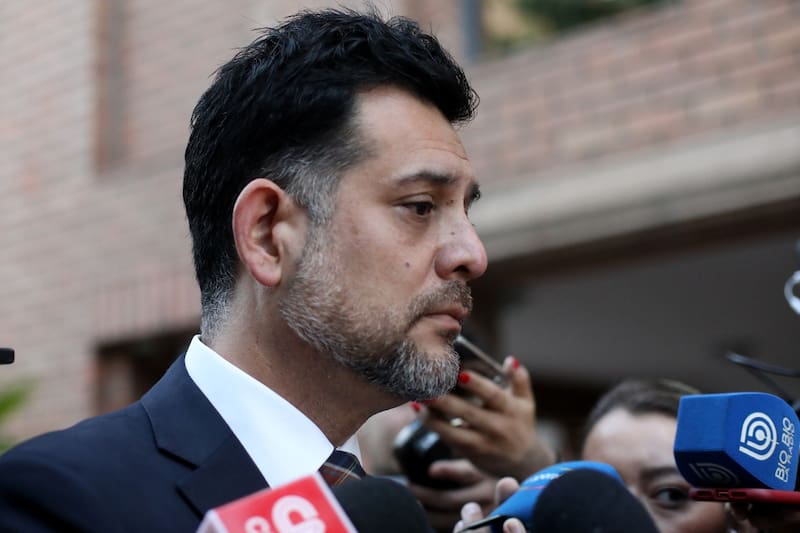 El abogado del Presidente Gabriel Boric habló con la prensa.