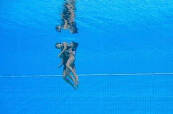 GALERÍA| El impactante desmayo de una competidora en pleno Mundial de Natación