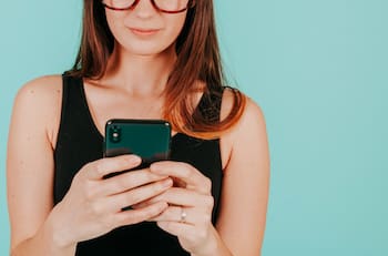 ¿No puedes ver bien tu teléfono? Así puedes aumentar el tamaño de la letra sin descargar nada