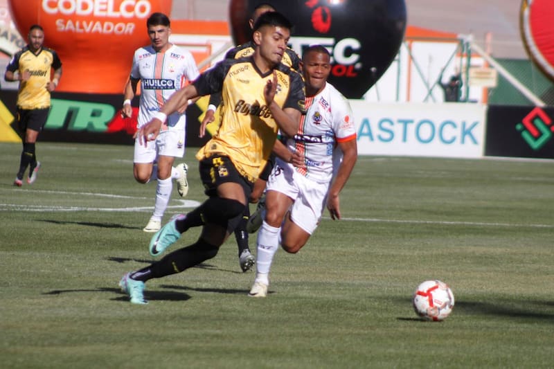 Coquimbo Unido superó la llave con Cobresal y es finalista regional de la Copa Chile. Foto: Agencia Aton.