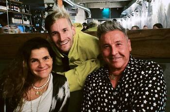 Ricardo Montaner llora de emoción al cantar en el matrimonio de su hijo, Ricky Montaner, con Stefi Roitman