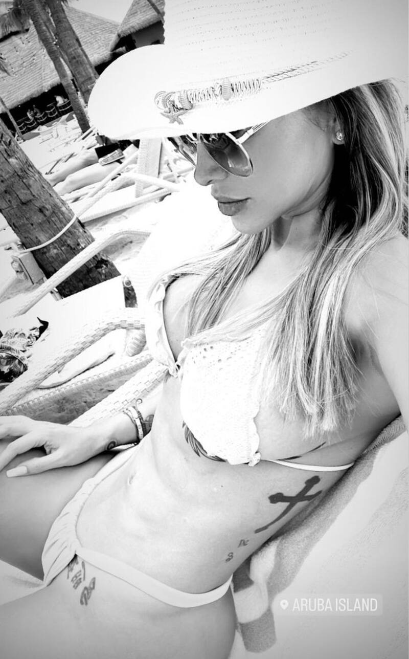 Marité Matus tomando el sol de Aruba. Créditos: Instagram